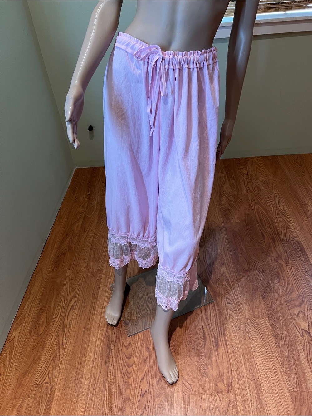Light Pink Vintage Lace Trim Bloomer Pants Size L